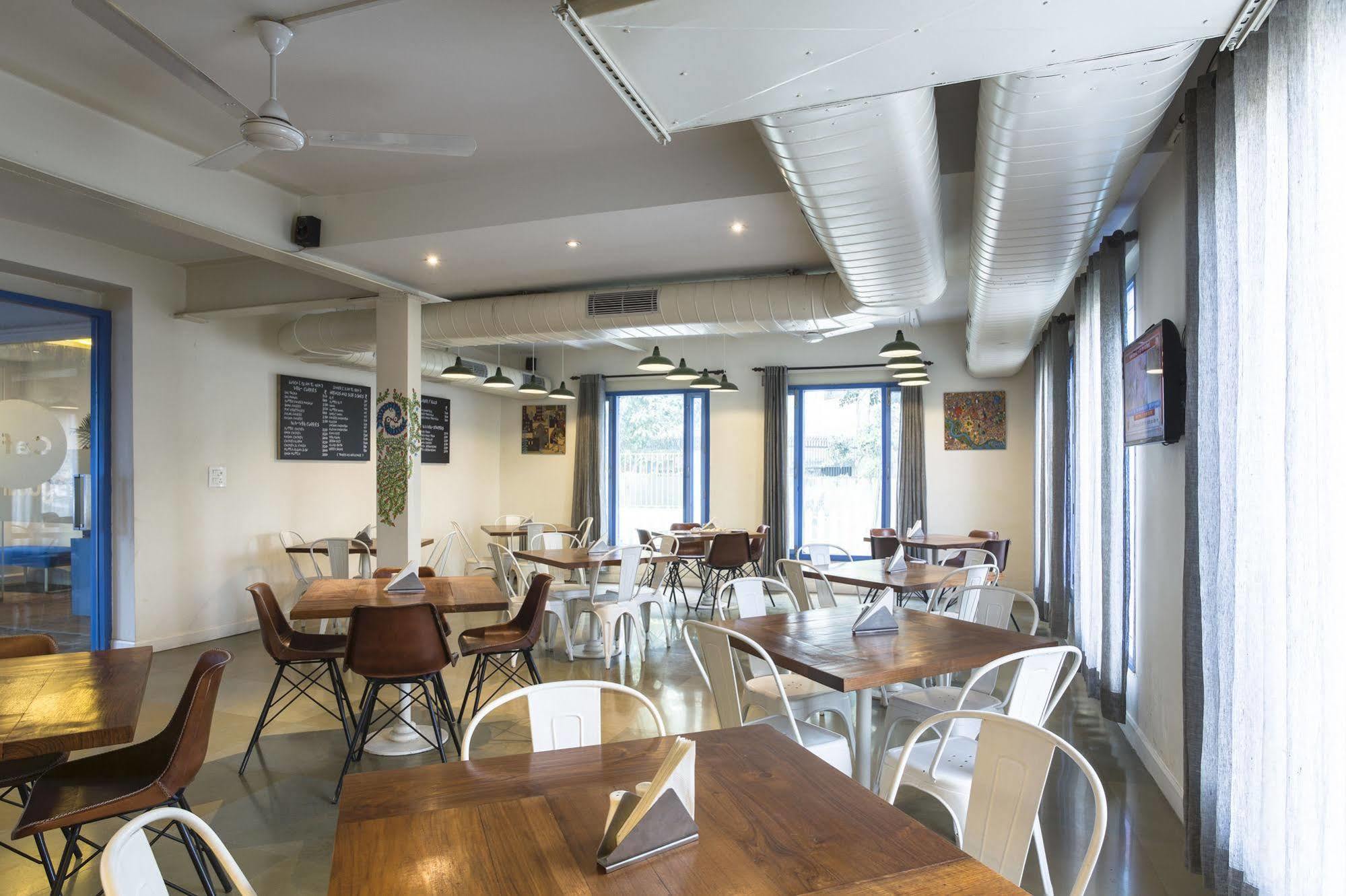 גורגאון Bloom Boutique L Signature Towers מראה חיצוני תמונה